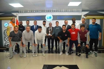 KMÜ futbol takımı şampiyon oldu
