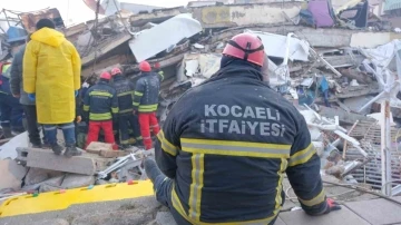 Kocaeli’nin kahramanları 79 kişiyi yıkıntıların arasından kurtardı
