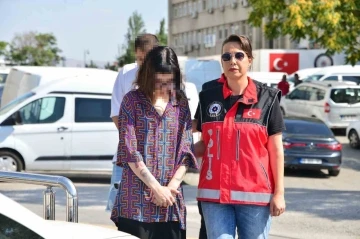 Kocatepe Camii’nde uygunsuz kıyafetlerle yapılan çekimlerle ilgili gözaltına alınan 2 kişi adliyeye sevk edildi
