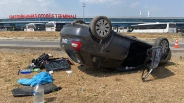 Kontrolden çıkan araç ters döndü, kadın sürücü yaralandı
