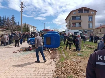 Kontrolden çıkan traktör devrildi: 1 ölü, 2 yaralı