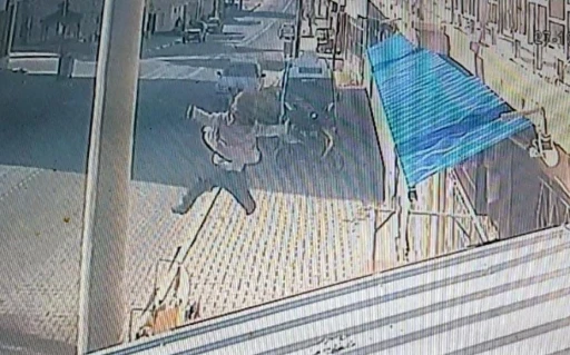 Konya’da bebek balkondan düştü, o anlar kamerada
