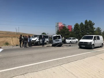 Konya’da üç araçlı trafik kazası: 7 yaralı
