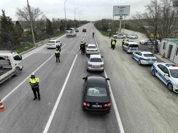 Konya polisinden bayram tatili yolundaki sürücülere uyarı
