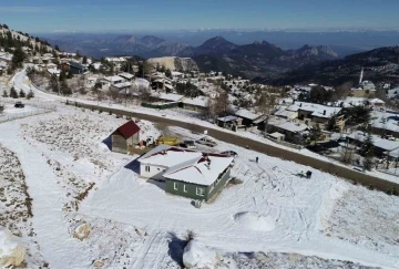 Konyaaltı’nın Saklıkent’teki ek hizmet binası son aşamada
