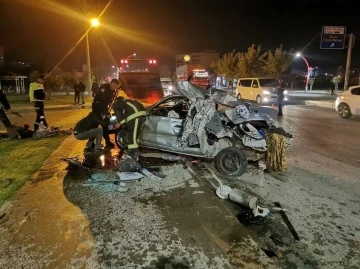 Hurdaya dönen otomobilden yaralı kurtuldu