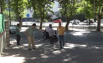 KPSS’ye geç kalmak üzereyken, motosikletli esnafın yardımıyla sınava yetişti
