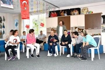 Kuşadası’nda engeller drama eğitimi ile aşılıyor
