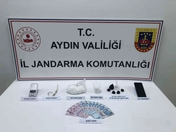 Kuşadası’nda uyuşturucu satıcılarına operasyon
