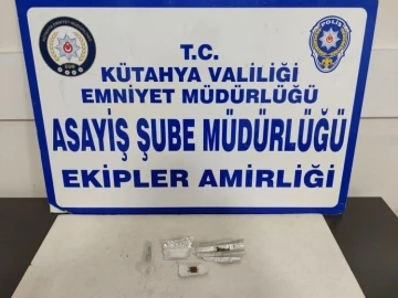 Kütahya’da bekçiler bir kişinin üzerinde uyuşturucu ele geçirdi
