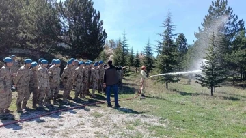 Kütahya’da Komando Bölüğüne &quot;Bitki Örtüsü ve Orman Yangınları Müdahale” eğitimi
