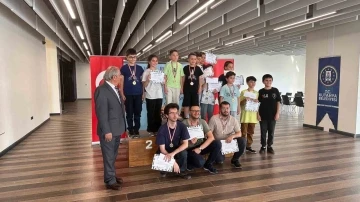 Kütahya’da satranç turnuvasında ödüller sahiplerini buldu
