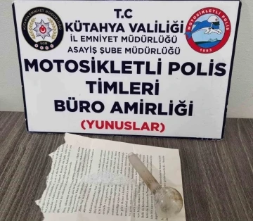 Kütahya’da Yunus Timleri 3 kişinin üzerinde uyuşturucu ele geçirdi
