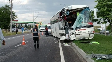 Kütahya Tavşanlı’da işçi servisleri çarpıştı: 11 yaralı