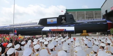 Kuzey Kore, ilk taktik nükleer denizaltısını tanıttı
