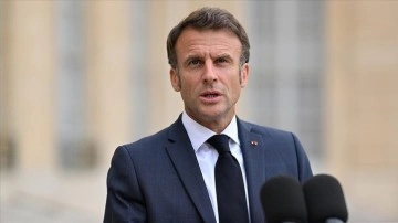 Macron, göçmenlik yasasının kabulü için tartışmalı anayasa maddesini kullanmayı planlıyor