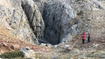 Mağarada mide kanaması geçiren ABD’li bilim adamının tahliyesine başlandı
