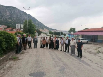 Mahallelinin belediye tarafından satışa çıkartılan arsa tepkisi
