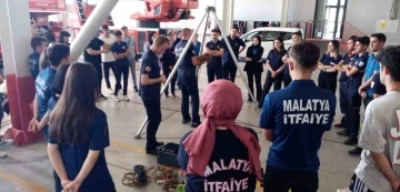 Malatya itfaiyesinden stajyer öğrencilere uygulamalı eğitim
