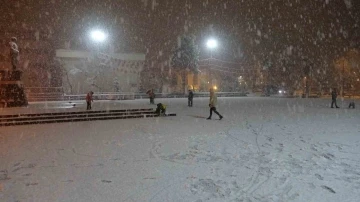 Malatya’ya lapa lapa kar yağdı
