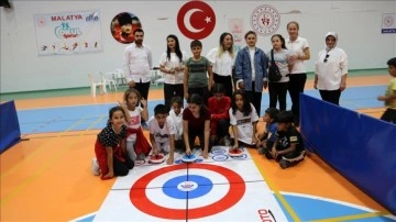 Malatya'da konteyner kentte kalan çocuklar curling etkinliğinde buluştu