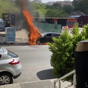 Maltepe’de araç alev topuna döndü
