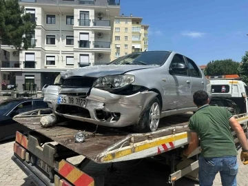 Maltepe’de kontrolden çıkan otomobil dondurma dükkanına daldı
