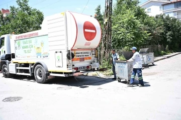 Mamak’ta çöp konteynerleri temizleniyor
