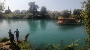 Manavgat Irmağı’nda sürüklenen kadın cesedi ekipleri harekete geçirdi