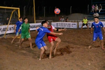 Manavgat’ta plaj futbolu heyecanı başladı
