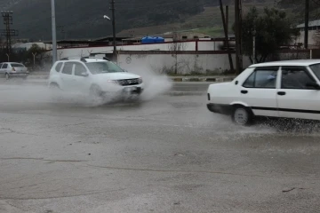 Manisa için gök gürültülü sağanak yağış uyarısı
