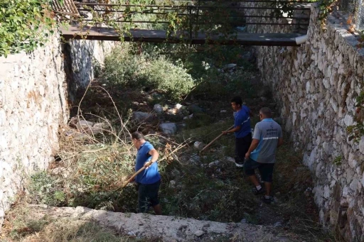 Marmaris’te dere yatakları kışa hazırlanıyor
