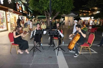 Marmaris’te sanat sokağa taştı
