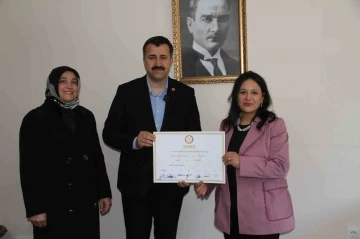 Mazbatasını alan MHP’li Başkan göreve başladı
