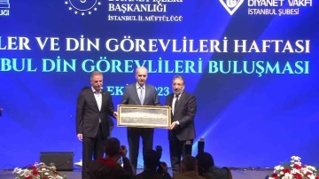 Meclis Başkanı Kurtulmuş: &quot;Mescid-i Aksa Müslümanların kırmızı çizgisidir&quot;
