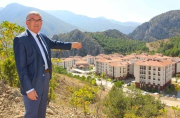 Mehmet Uyanık: “Amasya’mızda beş yılda 3 bin toplu konut yapacağız”
