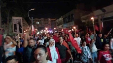 Mersin’de 29 Ekim Cumhuriyet Bayramı’nda fener alayına binlerce vatandaş katıldı
