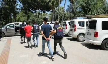 Mersin’de araç kundaklayan 4 şüpheli yakalandı