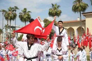 Mersin’de coşkulu 19 Mayıs kutlaması
