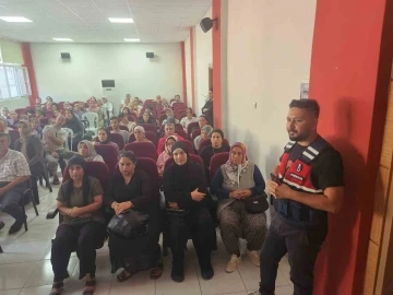 Mersin’de ’En İyi Narkotik Polisi: Anne&quot; projesi devam ediyor
