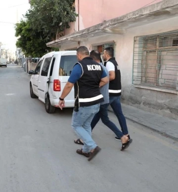 Mersin’deki tefecilik operasyonunda 2 şüpheli tutuklandı
