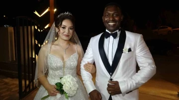 Mersin’e Tanzanyalı damat