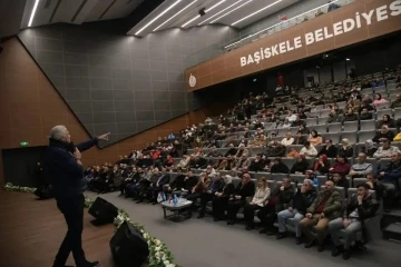 Mete Yarar, Başiskele’de Türkiye’nin 100. yılını anlattı