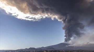 Etna Yanardağı kaynaklı kül bulutlarının Türkiye'yi etkilemesi beklenmiyor