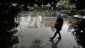 Meteorolojiden Orta ve Doğu Karadeniz kıyı kesimi için kuvvetli yağış uyarısı