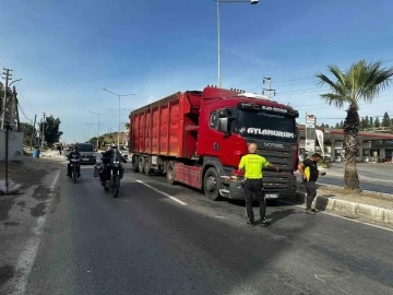 Milas’ta tırın çarptığı yaşlı adam yaralandı
