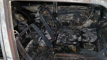 Milas’ta yanan Tofaş otomobil hurdaya döndü
