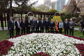 Milletvekili adaylarına büyükşehirde coşkulu karşılama
