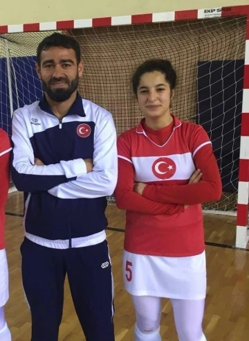 Milli Hokeyci Özmen Muğla’ya transfer oldu
