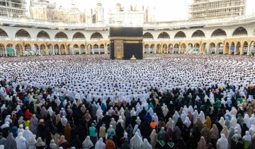 Milyonlarca Müslüman Kabe’de bayram namazını kıldı
